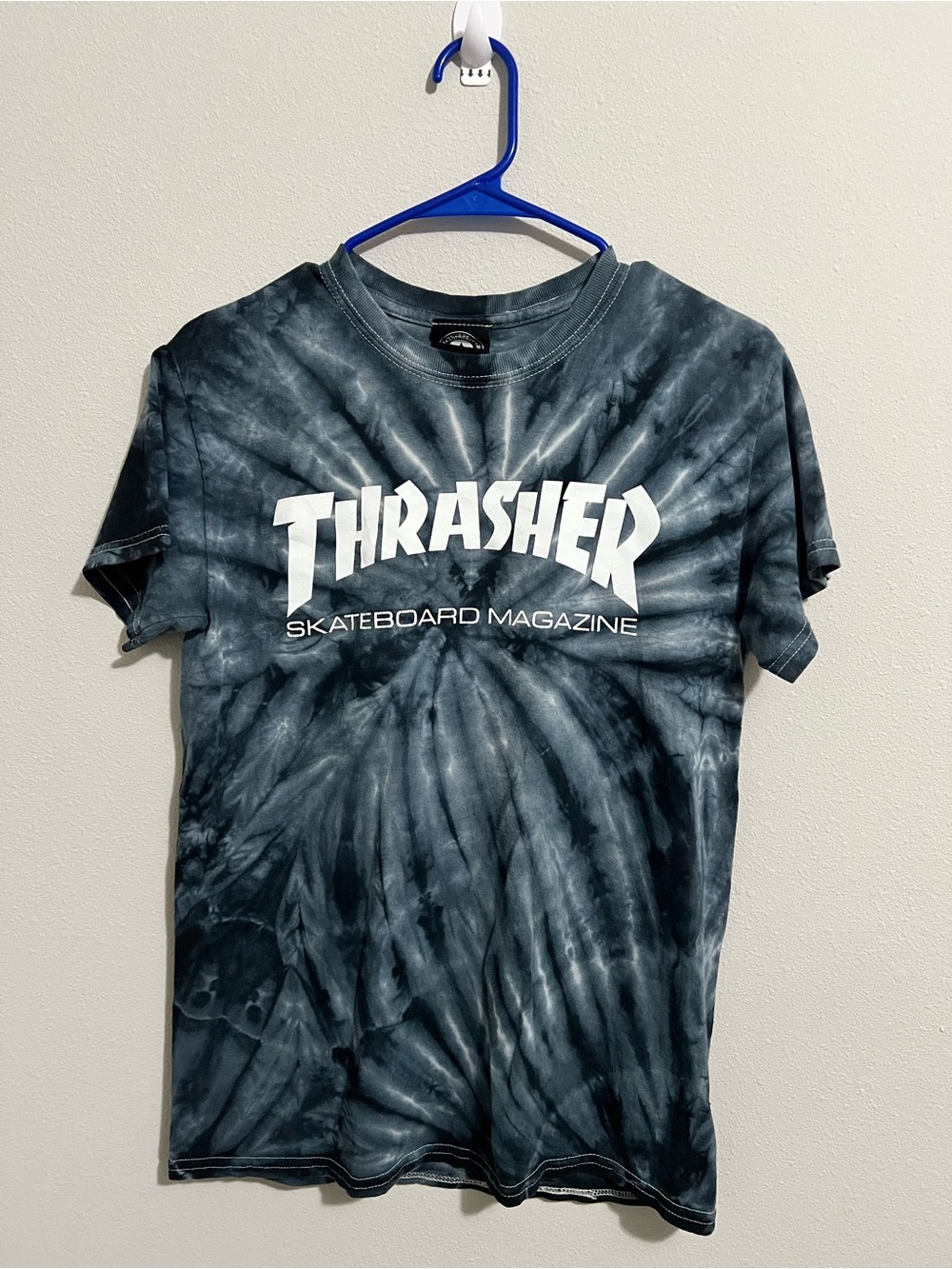 Thrasher Men’s Black & Gray Tie-Dye Logo Tee